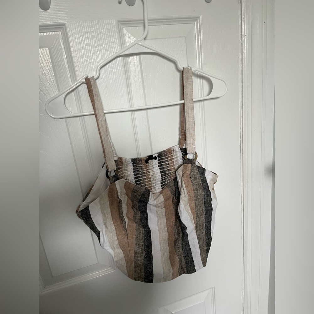 Feminine linen crop top